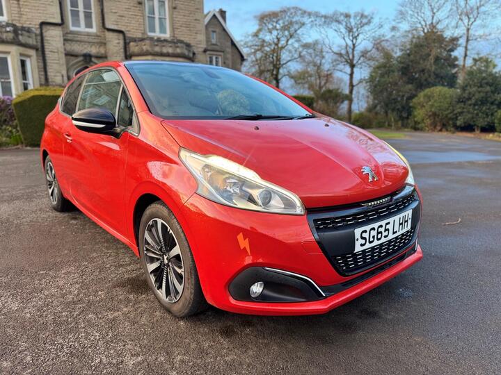 Peugeot 208 1.2 PureTech Allure Euro 6 3dr Peugeot 208 1.2 PureTech Allure Euro 6 3dr