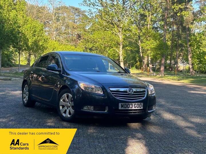 Vauxhall Insignia 2.0 CDTi EcoFLEX SRi Nav Euro 5 (s/s) 5dr Vauxhall Insignia 2.0 CDTi EcoFLEX SRi Nav Euro 5 (s/s) 5dr