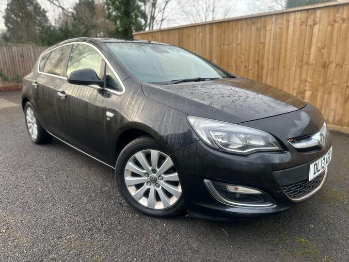 Vauxhall Astra 1.7 CDTi EcoFLEX SE Euro 5 (s/s) 5dr Vauxhall Astra 1.7 CDTi EcoFLEX SE Euro 5 (s/s) 5dr