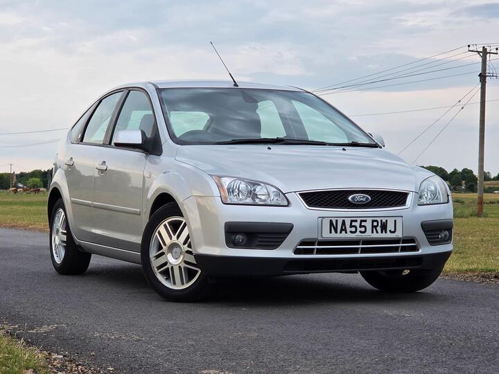 Ford Focus 1.6 Ghia 5dr