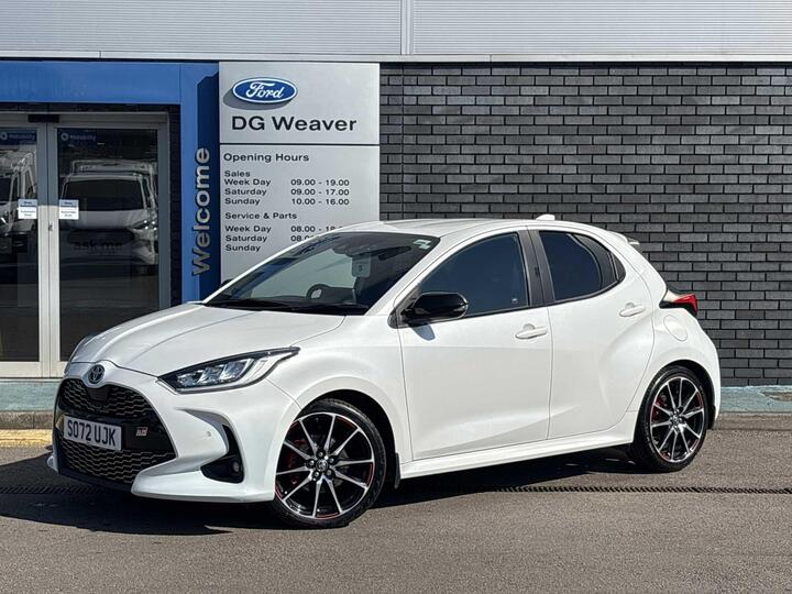 Toyota Yaris 1.5 VVT-h GR SPORT E-CVT Euro 6 (s/s) 5dr