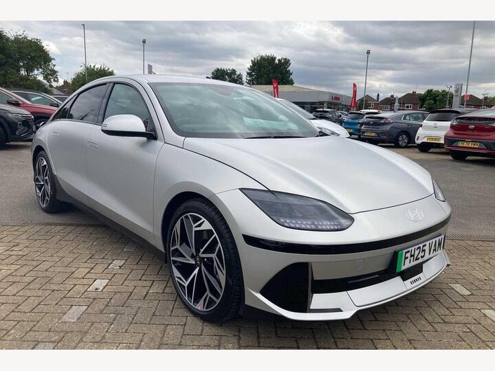 Hyundai Ioniq 6 77.4kWh Premium Auto 4dr Hyundai Ioniq 6 77.4kWh Premium Auto 4dr