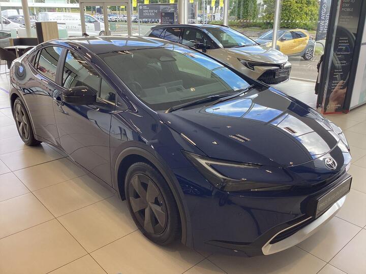 Toyota Prius 2.0 13.6kWh Design CVT Euro 6 (s/s) 5dr