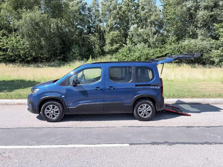 Peugeot Rifter Horzion 1.5 Hdi *11,000 Miles* WHEELCHAIR ACCESSIBLE VEHICLE WAV DISABLED MPV