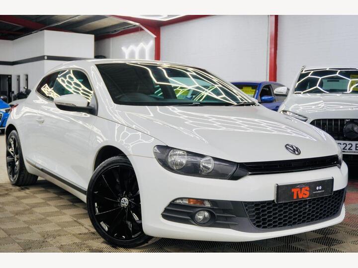 Volkswagen SCIROCCO 2.0 TDI BlueMotion Tech DSG Euro 5 (s/s) 3dr (Nav)