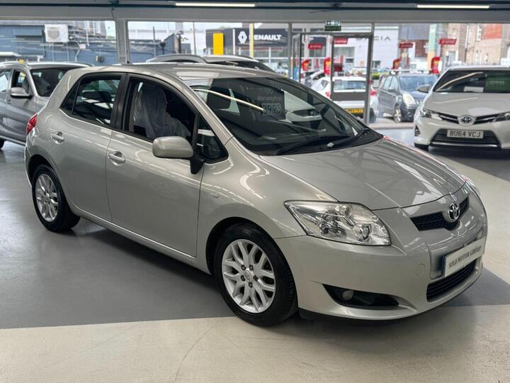 Toyota AURIS 1.6 VVT-i TR 5dr Toyota AURIS 1.6 VVT-i TR 5dr