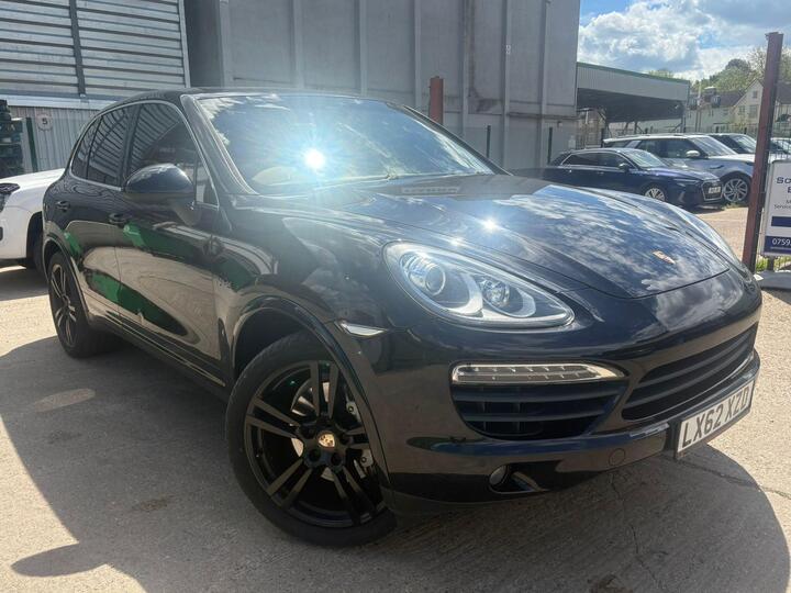 Porsche Cayenne 3.0h V6 S TiptronicS 4WD Euro 5 (s/s) 5dr Porsche Cayenne 3.0h V6 S TiptronicS 4WD Euro 5 (s/s) 5dr