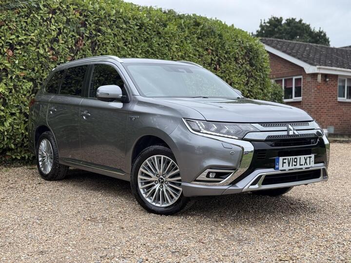 Mitsubishi OUTLANDER 2.4h TwinMotor 13.8kWh 4hs CVT 4WD Euro 6 (s/s) 5dr