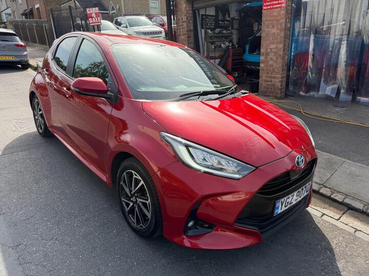 Toyota Yaris 1.5 VVT-h Design E-CVT Euro 6 (s/s) 5dr