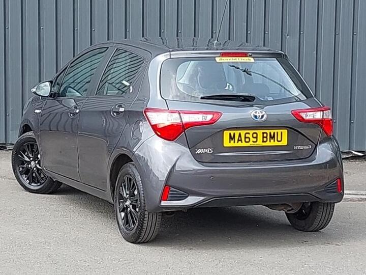 Toyota Yaris 1.5 VVT-h Icon Tech E-CVT Euro 6 (s/s) 5dr