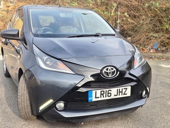 Toyota AYGO 1.0 VVT-i X-pression X-shift Euro 6 5dr