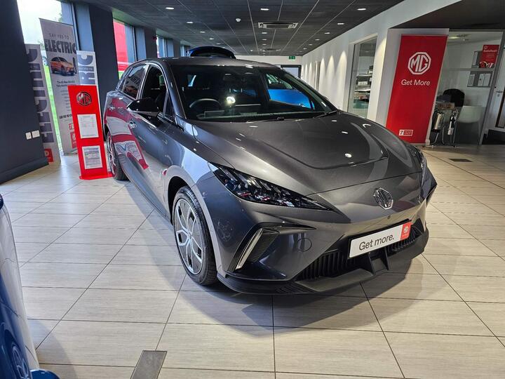 MG MG4 64kWh Trophy Long Range Auto 5dr