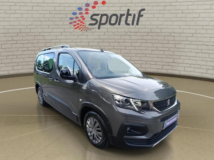 Peugeot E-Rifter 50kWh Allure Long MPV Auto 5dr (7.4kW Charger) Peugeot E-Rifter 50kWh Allure Long MPV Auto 5dr (7.4kW Charger)