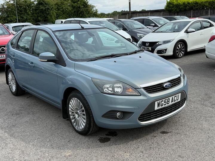 Ford Focus 1.8 Titanium 5dr