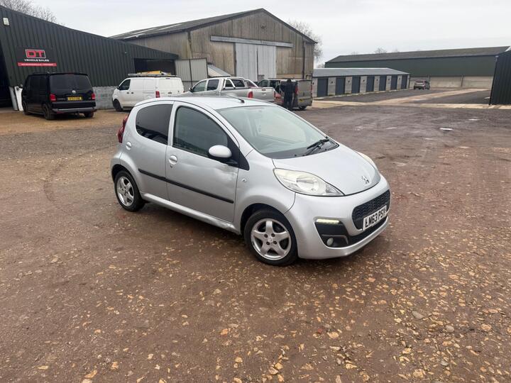 Peugeot 107 1.0 12V Allure Euro 5 5dr Peugeot 107 1.0 12V Allure Euro 5 5dr