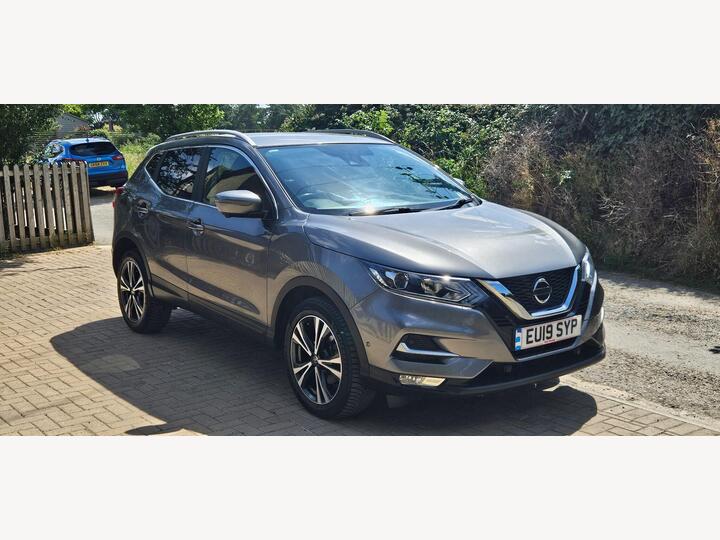 Nissan Qashqai 1.3 DIG-T N-Connecta Euro 6 (s/s) 5dr