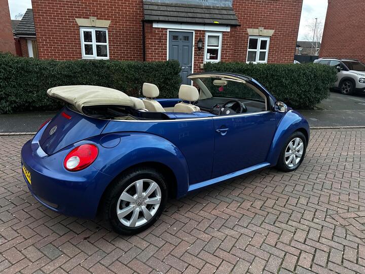 Volkswagen Beetle 2.0 S Cabriolet Auto Euro 4 2dr