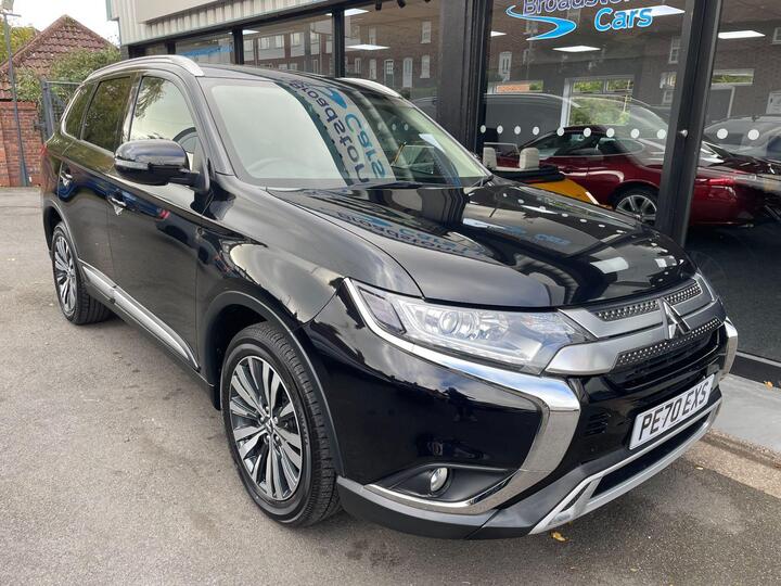 Mitsubishi Outlander 2.0 MIVEC Design CVT 4WD Euro 6 (s/s) 5dr Mitsubishi Outlander 2.0 MIVEC Design CVT 4WD Euro 6 (s/s) 5dr