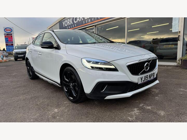 Volvo V40 Cross Country 1.5 T3 GPF Pro Auto Euro 6 (s/s) 5dr