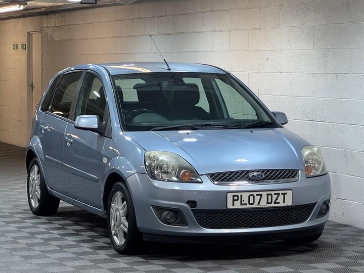 Ford Fiesta 1.4 Ghia 5dr