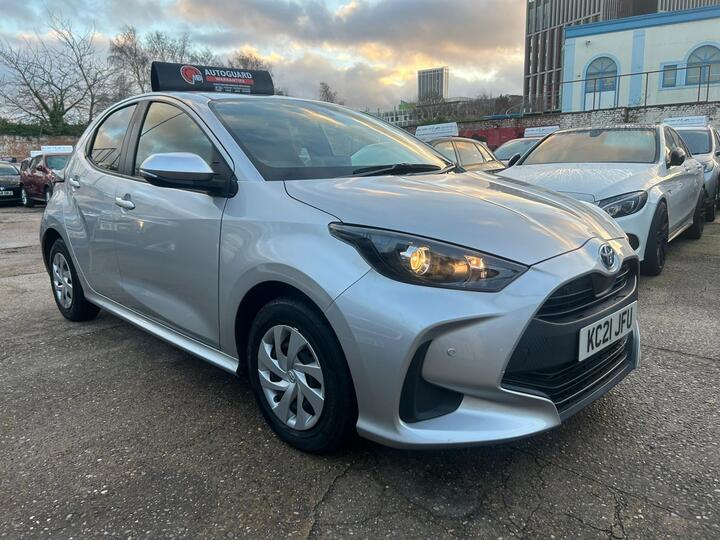 Toyota Yaris 1.5 VVT-h Design E-CVT Euro 6 (s/s) 5dr