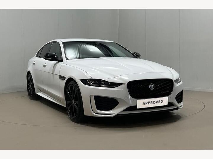 Jaguar XE 2.0 D200 MHEV R-Dynamic SE Black Auto Euro 6 (s/s) 4dr