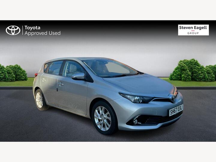 Toyota Auris 1.2 VVT-i Icon Euro 6 (s/s) 5dr (Safety Sense) Toyota Auris 1.2 VVT-i Icon Euro 6 (s/s) 5dr (Safety Sense)
