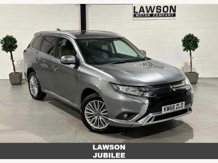 Mitsubishi OUTLANDER 2.4h TwinMotor 13.8kWh Juro CVT 4WD Euro 6 (s/s) 5dr Mitsubishi OUTLANDER 2.4h TwinMotor 13.8kWh Juro CVT 4WD Euro 6 (s/s) 5dr