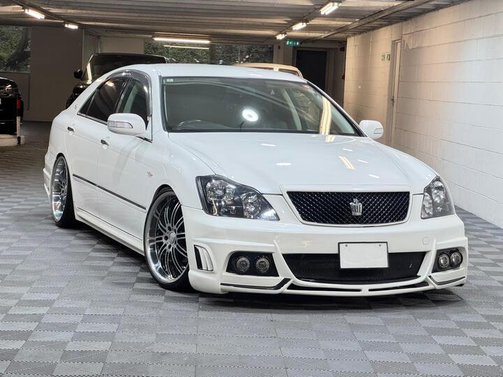 Toyota Crown GRS180 2.5 V6 Athlete Saloon JDM VIP