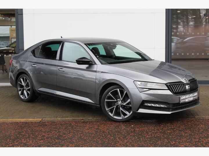 Skoda Superb Superb Hatch SportLine Plus 2.0 TDI 150 PS DSG Skoda Superb Superb Hatch SportLine Plus 2.0 TDI 150 PS DSG