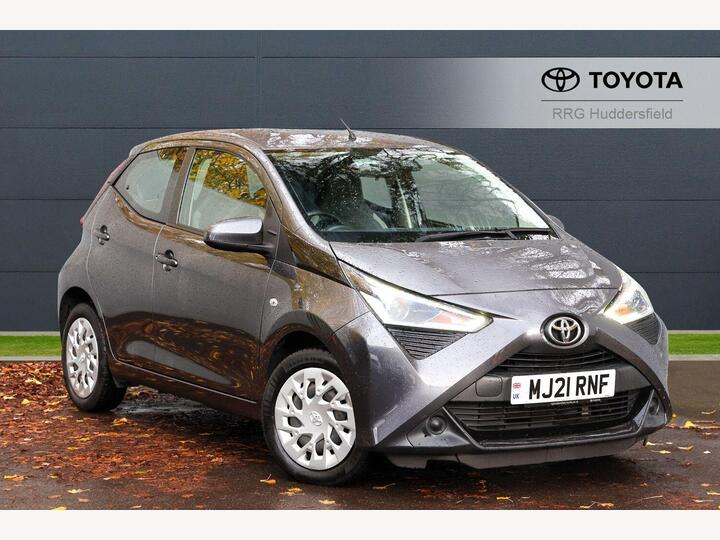 Toyota AYGO 1.0 VVT-i X-play Euro 6 (s/s) 5dr Toyota AYGO 1.0 VVT-i X-play Euro 6 (s/s) 5dr