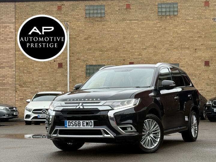 Mitsubishi Outlander 2.4h TwinMotor 13.8kWh 5h CVT 4WD Euro 6 (s/s) 5dr Mitsubishi Outlander 2.4h TwinMotor 13.8kWh 5h CVT 4WD Euro 6 (s/s) 5dr