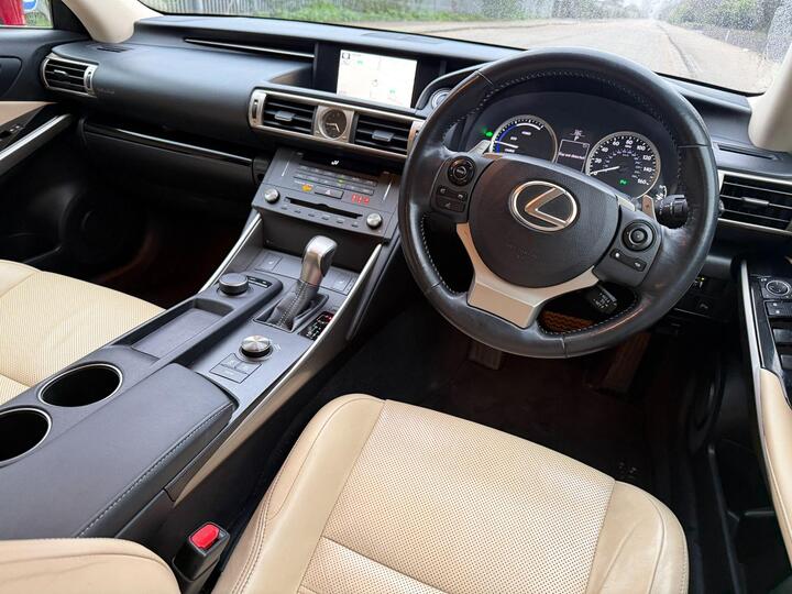 Lexus IS 2.5 300h Executive Edition E-CVT Euro 6 (s/s) 4dr