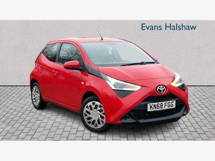 Toyota AYGO HATCHBACK 1.0 VVT-i X-play Euro 6 5dr Toyota AYGO HATCHBACK 1.0 VVT-i X-play Euro 6 5dr