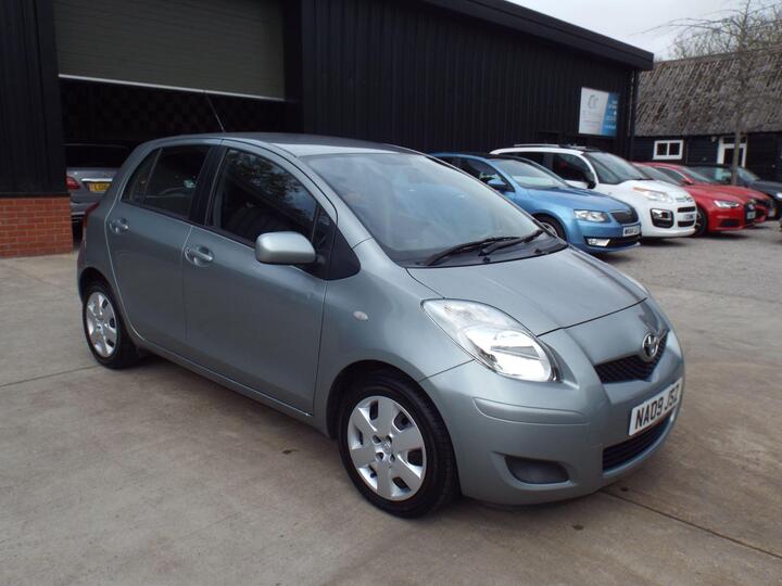 Toyota Yaris 1.33 Dual VVT-i TR Euro 4 (s/s) 5dr