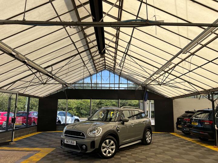 MINI COUNTRYMAN 1.5 10kWh Cooper SE Classic Auto ALL4 Euro 6 (s/s) 5dr