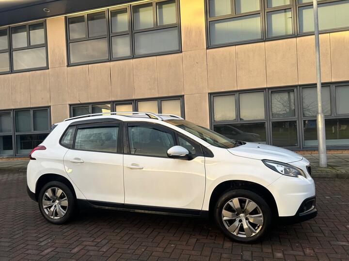Peugeot 2008 1.2 PureTech Active Euro 6 5dr Peugeot 2008 1.2 PureTech Active Euro 6 5dr