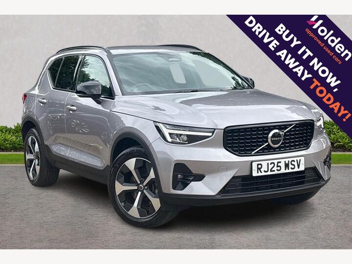 Volvo XC40 2.0 B3 MHEV Plus Dark DCT Auto Euro 6 (s/s) 5dr