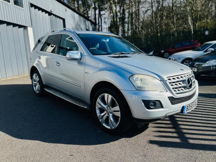 Mercedes-Benz M Class 3.0 ML300 CDI V6 BlueEfficiency Sport Tiptronic 4WD Euro 4 5dr