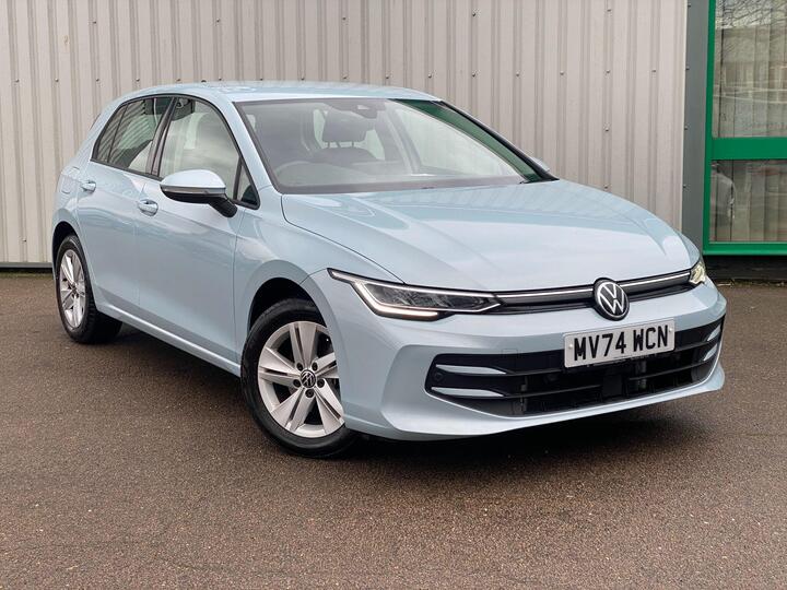 Volkswagen Golf 1.5 TSI Life Euro 6 (s/s) 5dr Volkswagen Golf 1.5 TSI Life Euro 6 (s/s) 5dr