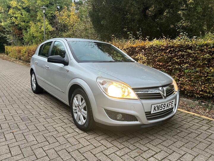 Vauxhall Astra 1.6i 16v Design 5dr Vauxhall Astra 1.6i 16v Design 5dr