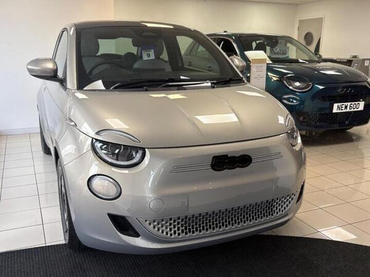 Fiat 500e 42kWh Giorgio Armani Auto 3dr