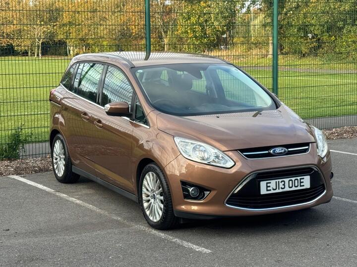 Ford Grand C-Max 1.0T EcoBoost Titanium Euro 5 (s/s) 5dr Ford Grand C-Max 1.0T EcoBoost Titanium Euro 5 (s/s) 5dr