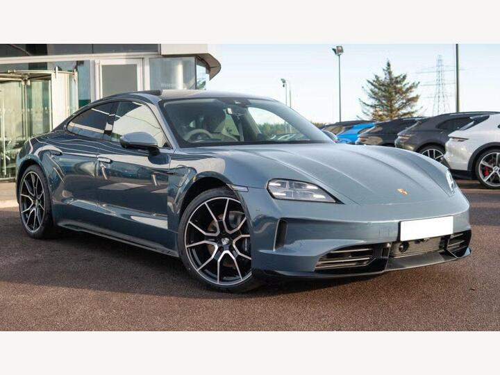 Porsche Taycan Performance Plus 105kWh Auto RWD 4dr (11kW Charger)