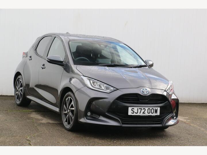 Toyota Yaris 1.5 VVT-h Design E-CVT Euro 6 (s/s) 5dr