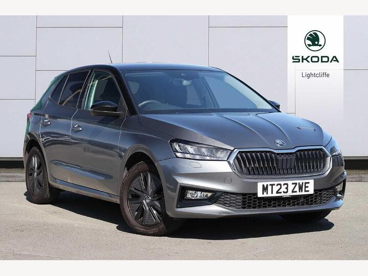 Skoda Fabia 1.0 MPI Colour Edition Euro 6 (s/s) 5dr Skoda Fabia 1.0 MPI Colour Edition Euro 6 (s/s) 5dr