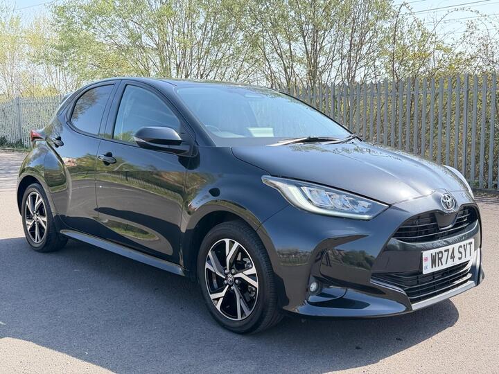 Toyota Yaris 1.5 VVT-h Design E-CVT Euro 6 (s/s) 5dr