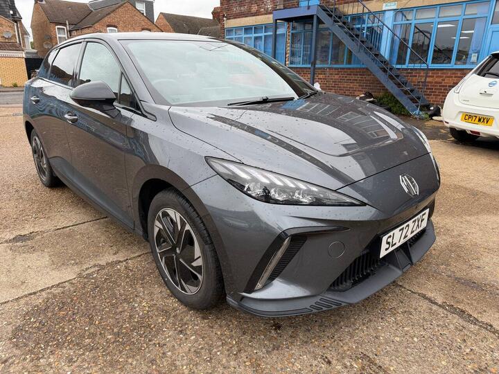 MG MG4 64kWh Trophy Long Range Auto 5dr