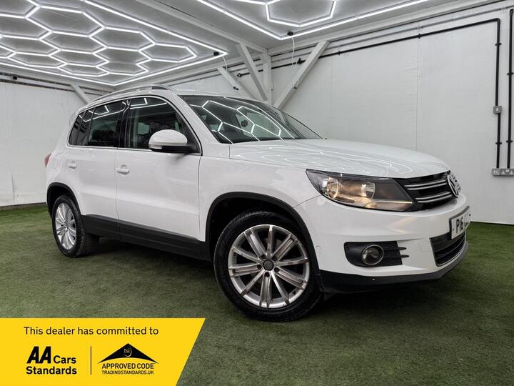 Volkswagen Tiguan 2.0 TDI BlueMotion Tech Match Edition 2WD Euro 6 (s/s) 5dr Volkswagen Tiguan 2.0 TDI BlueMotion Tech Match Edition 2WD Euro 6 (s/s) 5dr