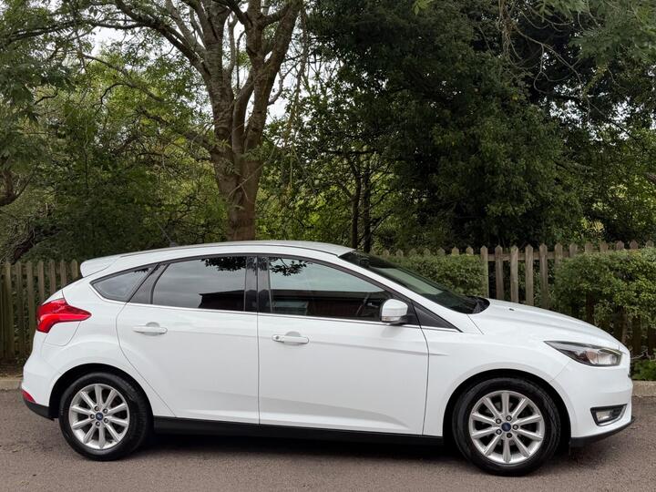 Ford Focus 1.0T EcoBoost Titanium Euro 6 (s/s) 5dr